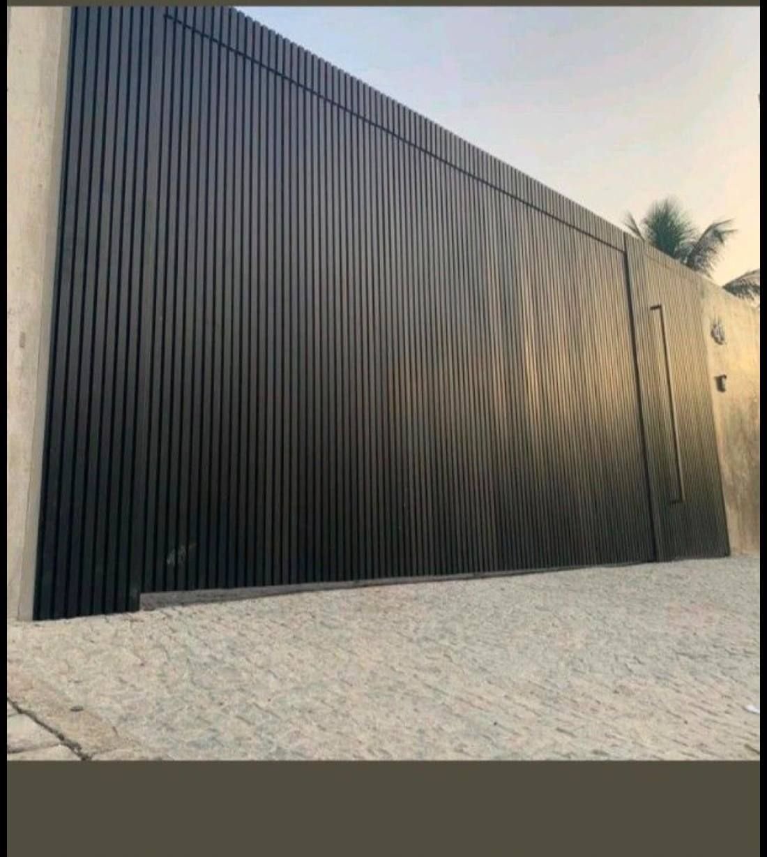 Fachada ripada em alumínio